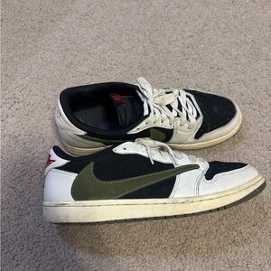 Air Jordan Retro Low OG SP x Travis Scott